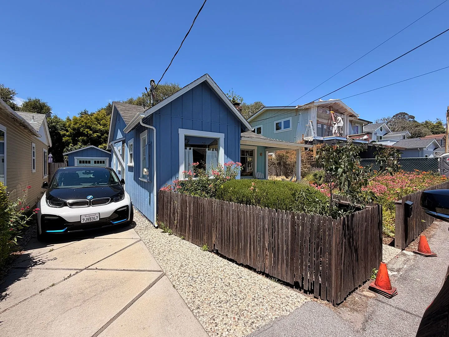 Charming 2BR/1BA Beach Cottage - Walk to Capitola Village! — Photo 2