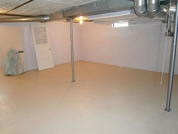 4th image of 23823 Sunnyside Ave