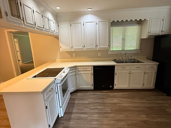 4th image of 1514 White Blvd