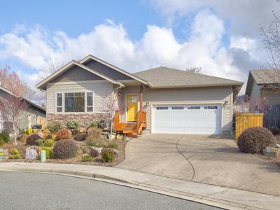 1190 NE Cottage Ln, Grants Pass, OR, 97526