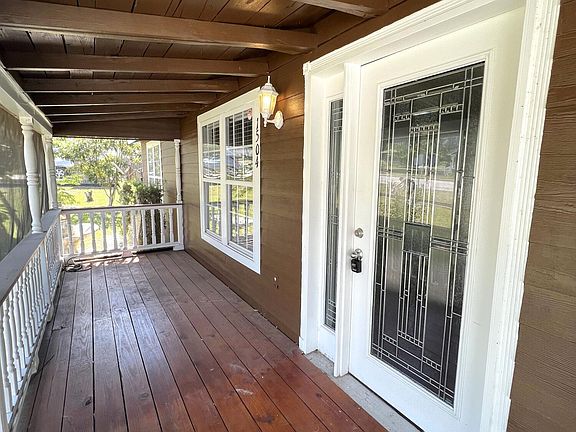 3rd image of 1504 Walnut St