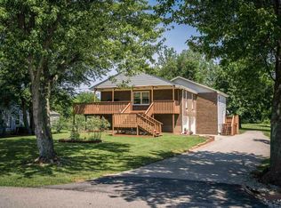 8209 Tolls Ln, Louisville, KY 40214