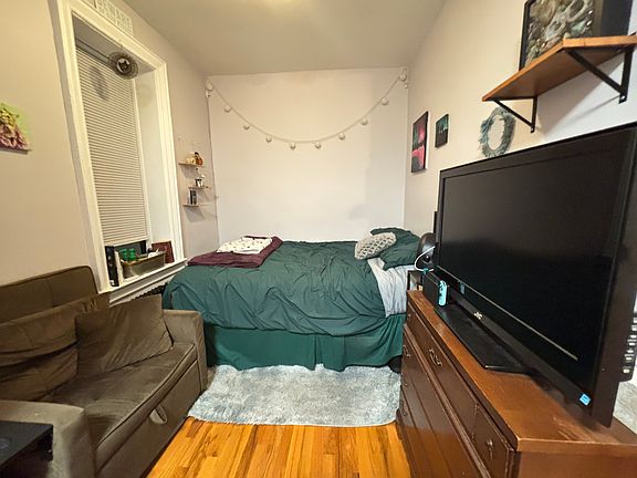 4th image of 550 Ocean Ave APT 1F