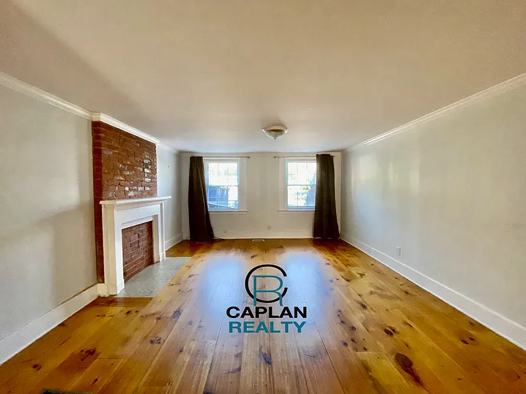 42 Warren St #O1 — Photo 1