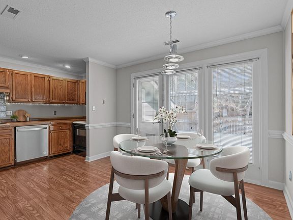 3rd image of 5500 Fortunes Ridge Dr APT 89B