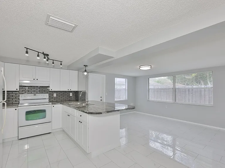 5637 Golden Nugget Dr — Photo 8
