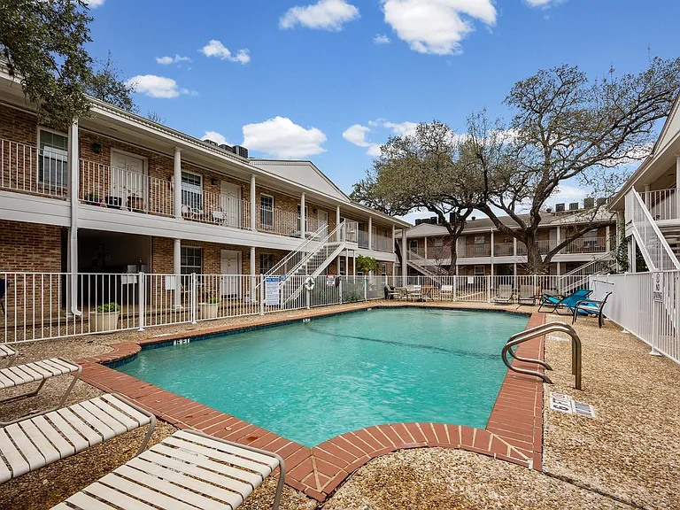 1240 Barton Hills Dr #105 — Photo 23