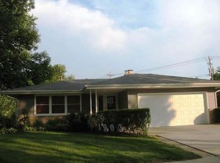 1803 De Witt Ct, Waukesha, WI 53186