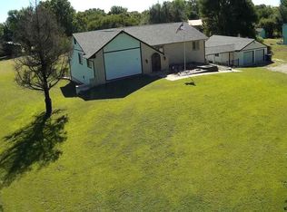 1154 N Oliver Rd, Belle Plaine, KS 67013