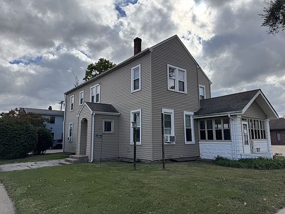 2nd image of 230 W Lawrence Ave #A