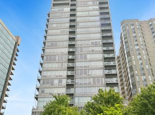 653 N Kingsbury St APT 802, Chicago, IL