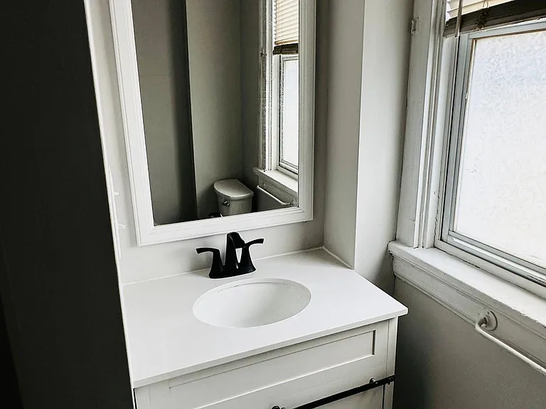 2119 Hudson Ave — Photo 22