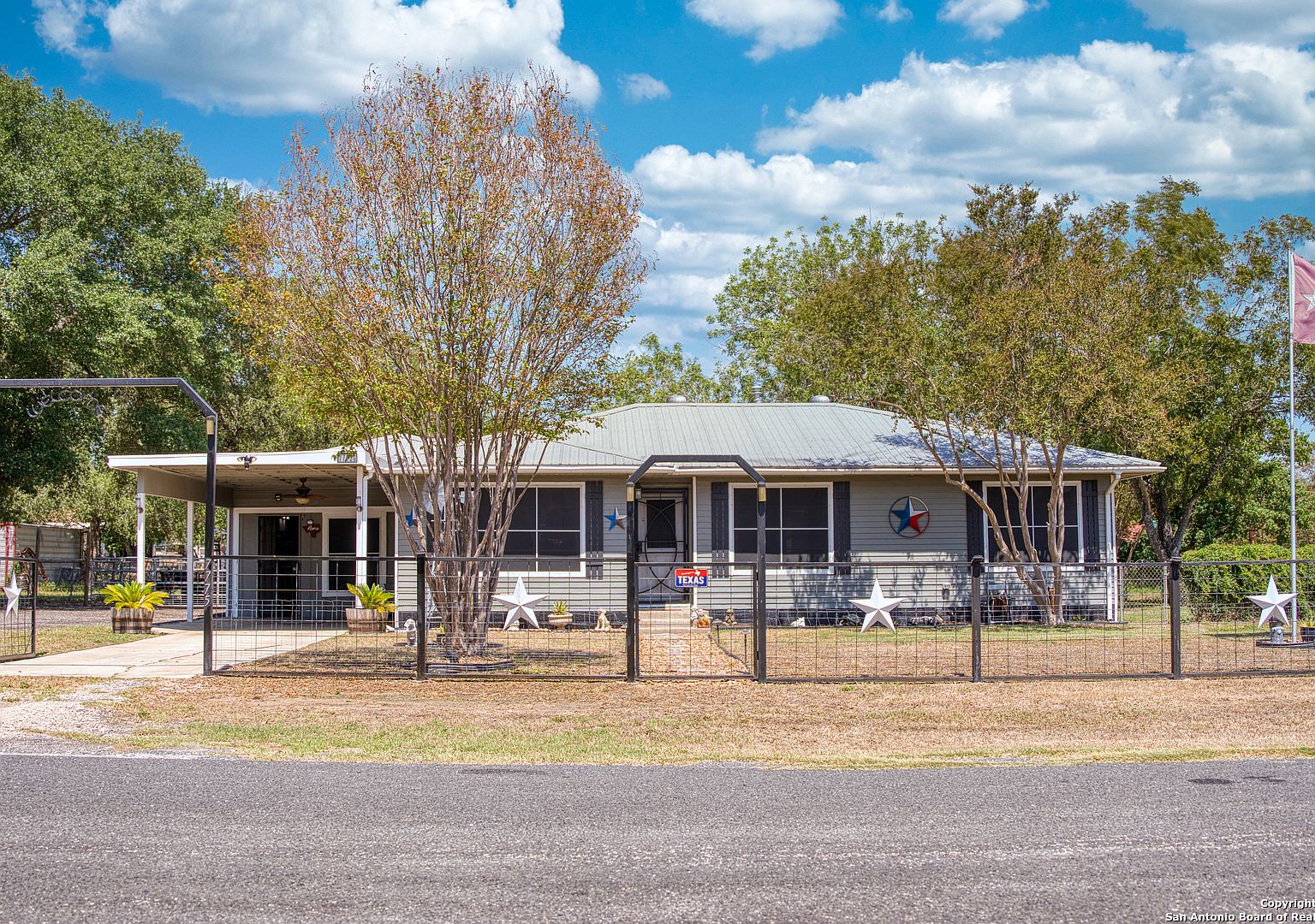 まさです。 7775 Grouse, San Antonio, TX 78223 | Zillow