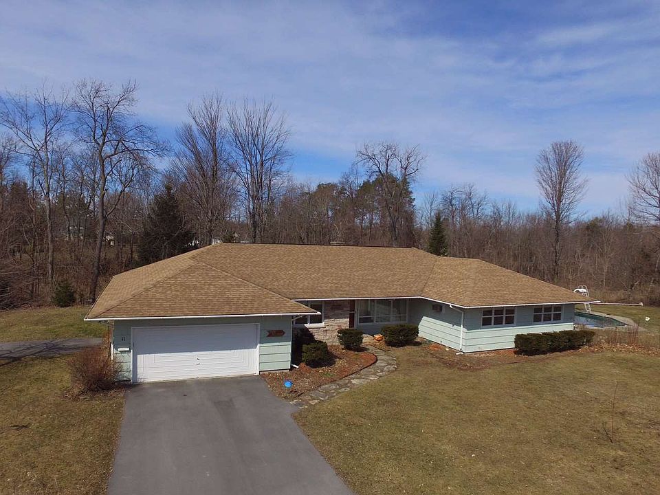 1st image of 11 Meadow Ln