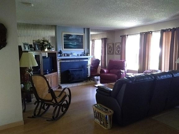 3rd image of 25 Gosford Ct