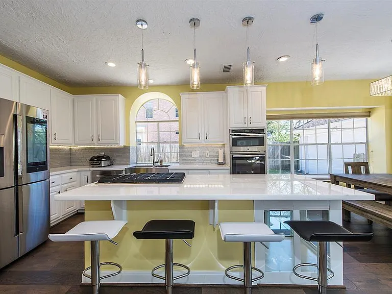 14111 Manderly Dr — Photo 4