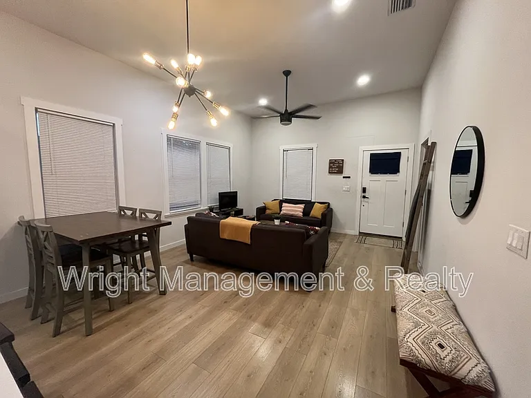 1807 E 20th Ave — Photo 4