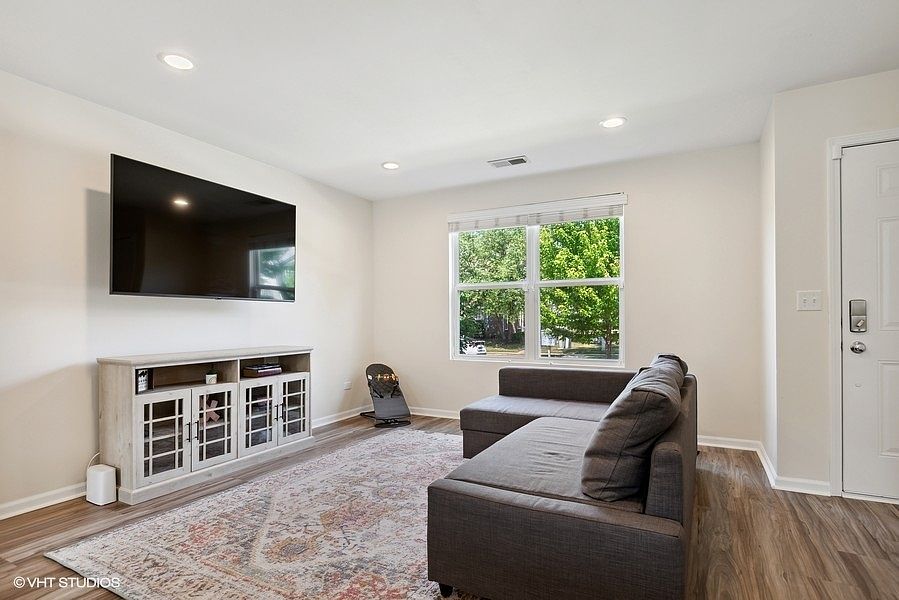 1849 Powers Rd, Woodstock, IL 60098 Zillow