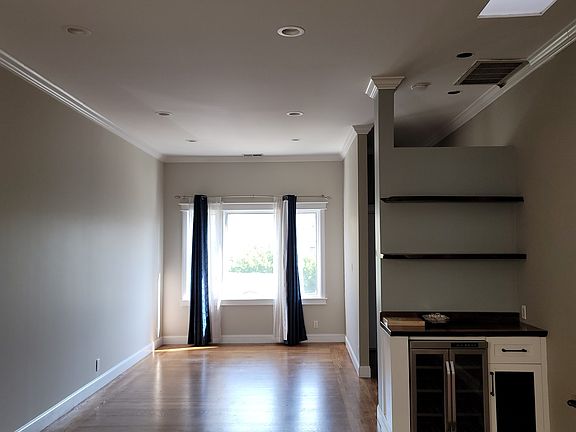 3rd image of 1513 Baker St