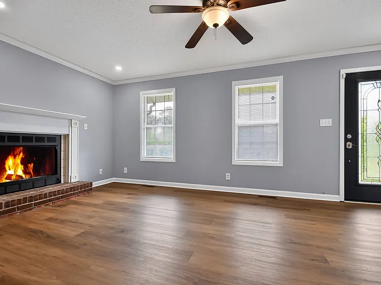 1658 Sparkleberry Dr — Photo 4