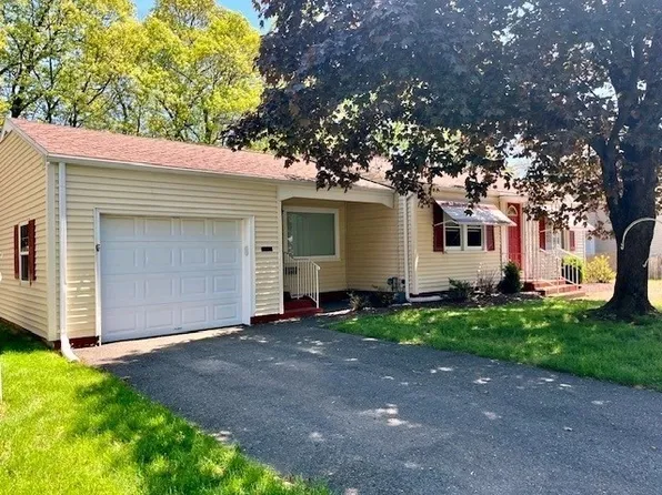 29 Barby Ave, Chicopee, MA 01020