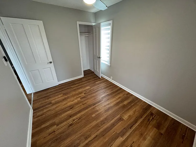 25301 Shoreview Ave — Photo 8