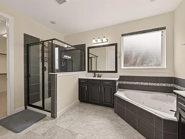 4002 Dogwood Canyon Ln — Photo 35