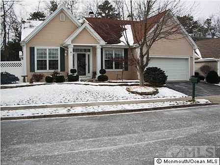 1st image of 27 Crown Cir
