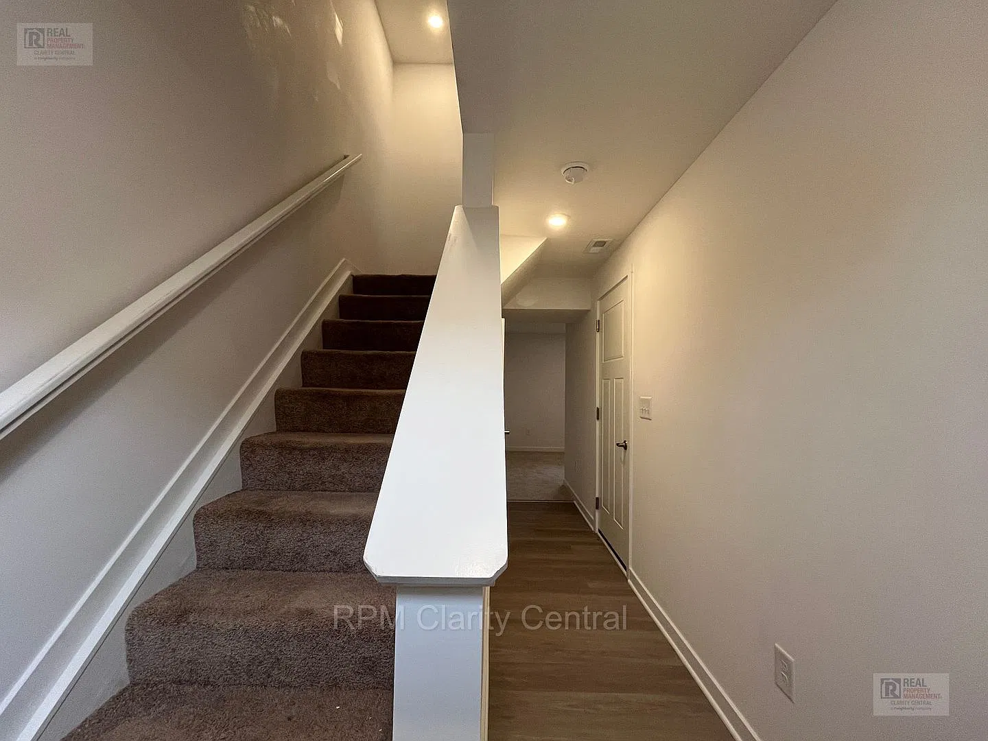 Beautiful 3-Bedroom Townhome with 2-Car Garage in Willow Reserve! — Photo 2
