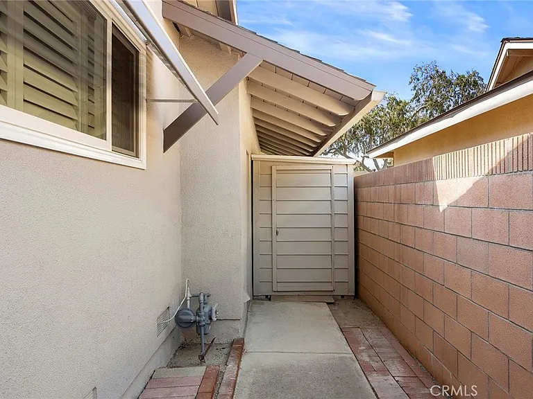 245 E Hoover Ave — Photo 31