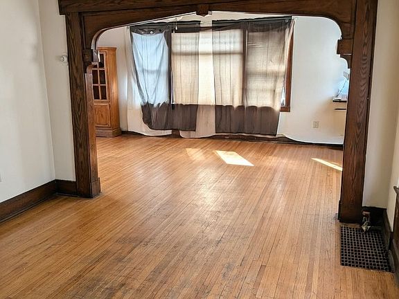 3rd image of 3505 18th Ave S APT 1