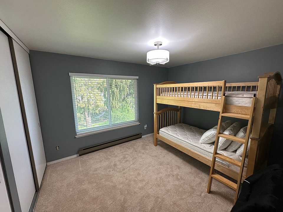 second bedroom, full left wall is all closet space