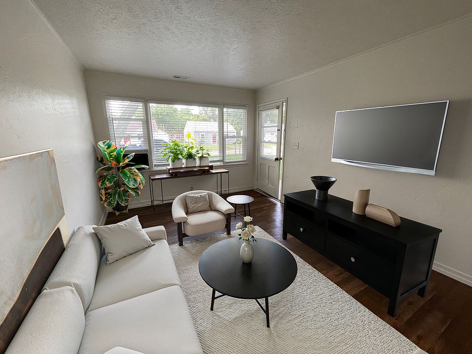 1st image of 2022 S 47th St
