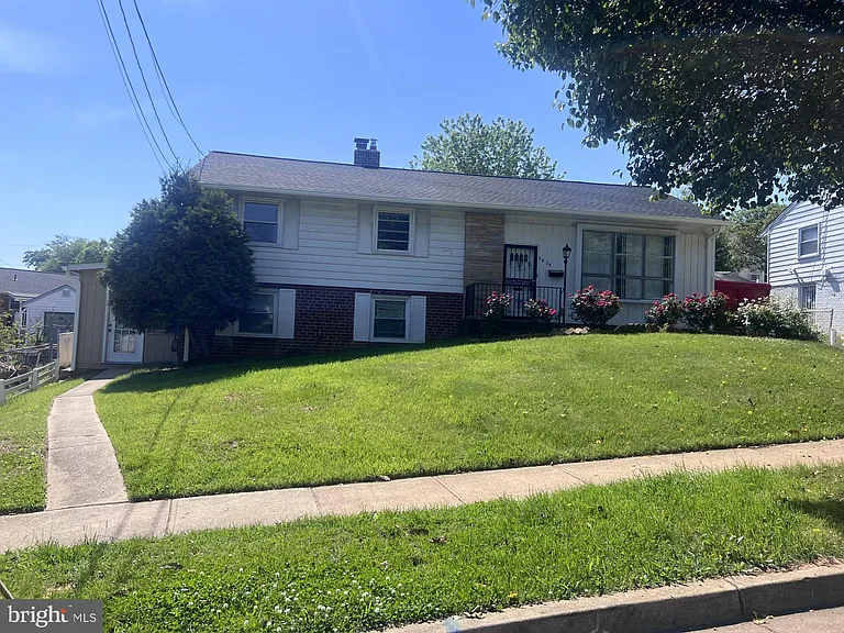 5825 Lamont Dr — Photo 34