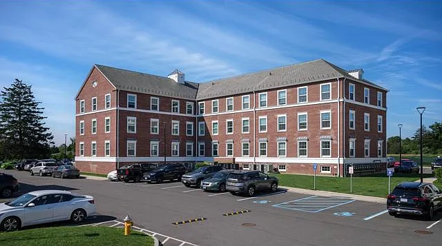 Fairfield Townhomes at Islip — Photo 17