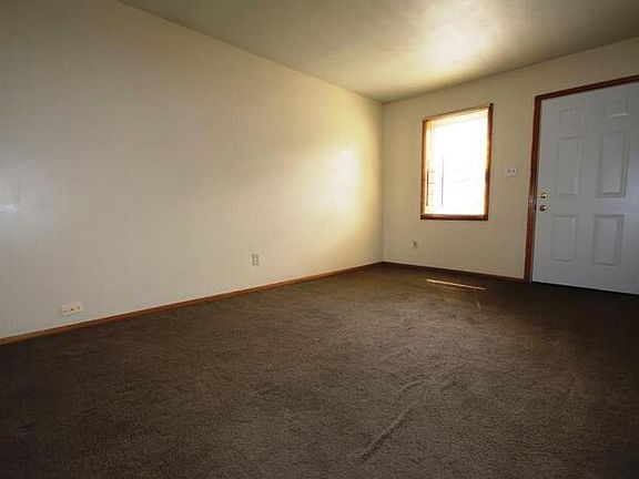 4th image of 4220 Arrowood Ave