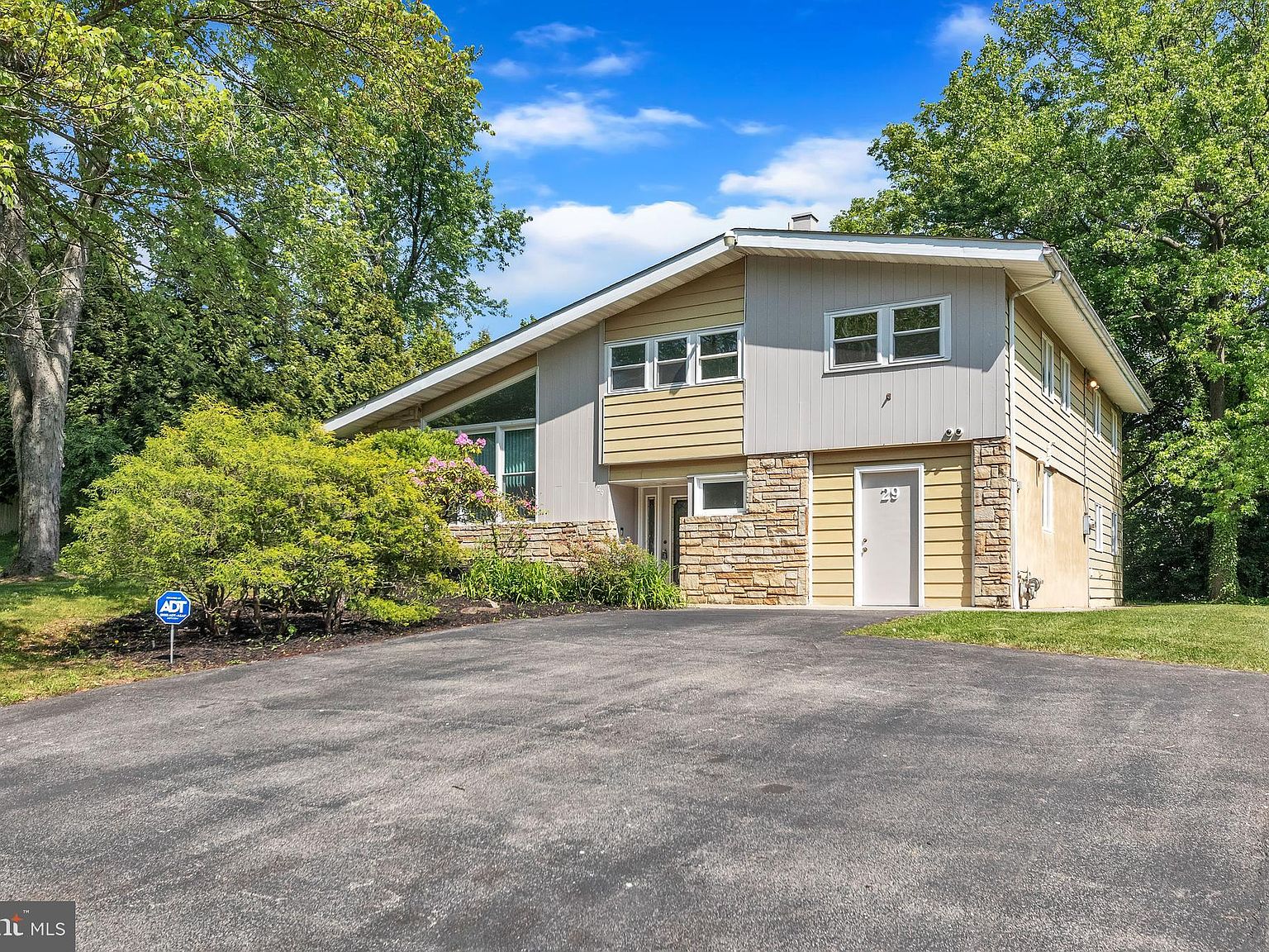 29 Red Rowan Ln, Plymouth Meeting, PA 19462 Zillow
