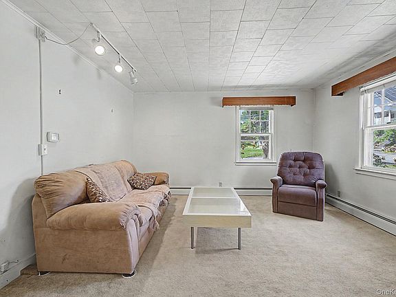 4th image of 121 Putnam Drive