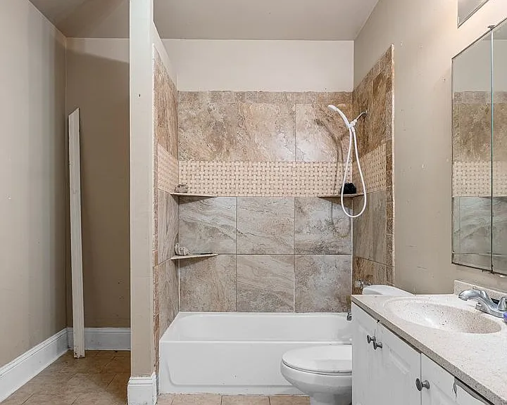 315 Robinson Pl — Photo 11