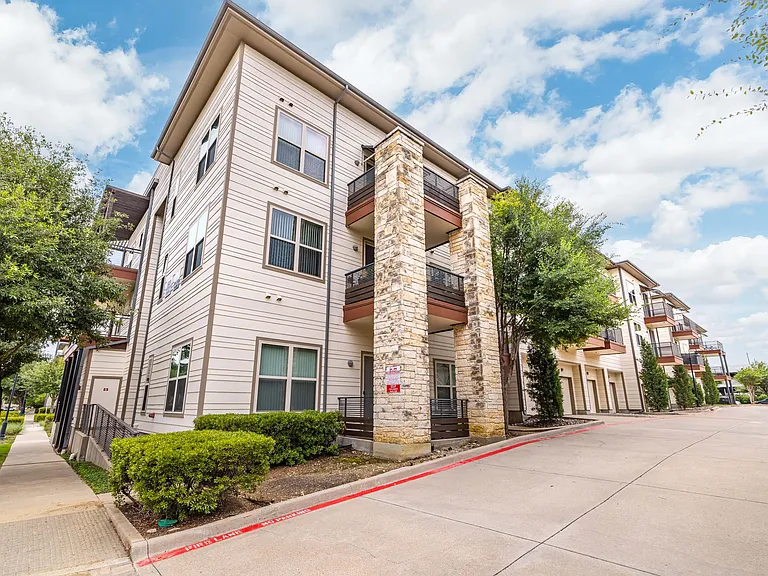 The District At Cypress Waters - Parson's Green — Photo 96