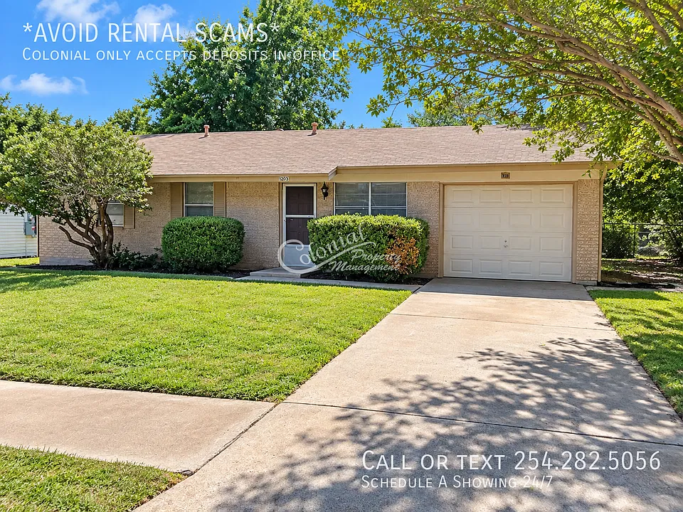 1203 Curry Ave