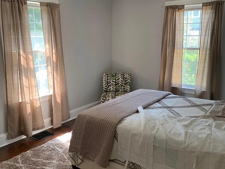 223 Victoria Ave — Photo 9