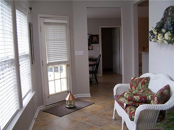 5th image of 2404 Mercer Ct