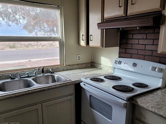 2nd image of 1121 Pawnee Ln