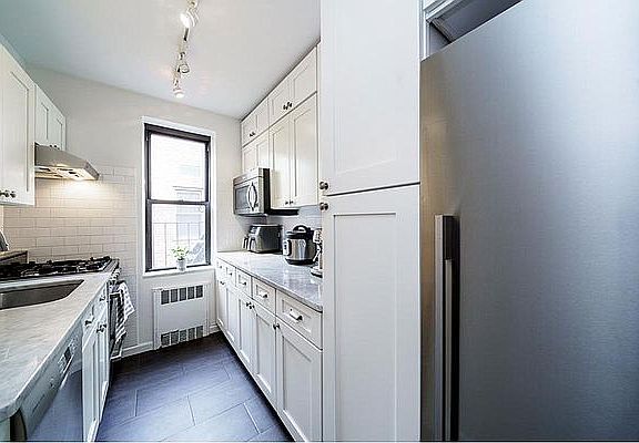 3rd image of 50-54 E 8th St #6F