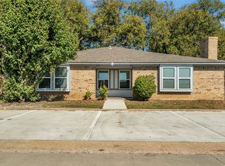 1319 Parkway Ct, Arlington, TX 76010