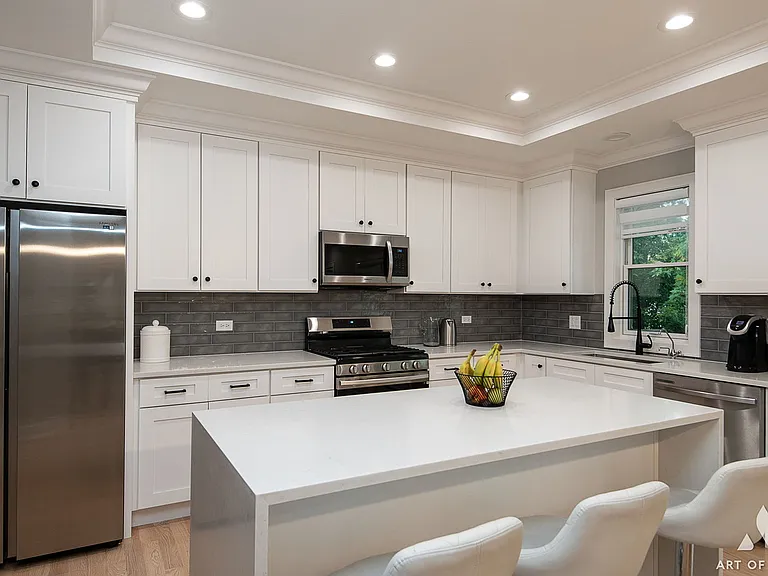 407 W Pierce Rd — Photo 5