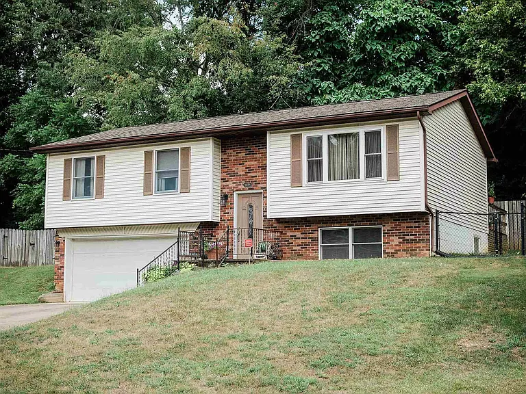 1619 S Troy Ct — Photo 1