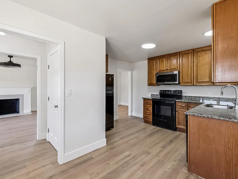 21720 Orange Ave — Photo 9