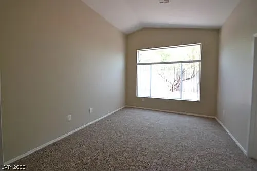 3 bed, 2.0 bath, 1289 sqft, $1,350 — Photo 3